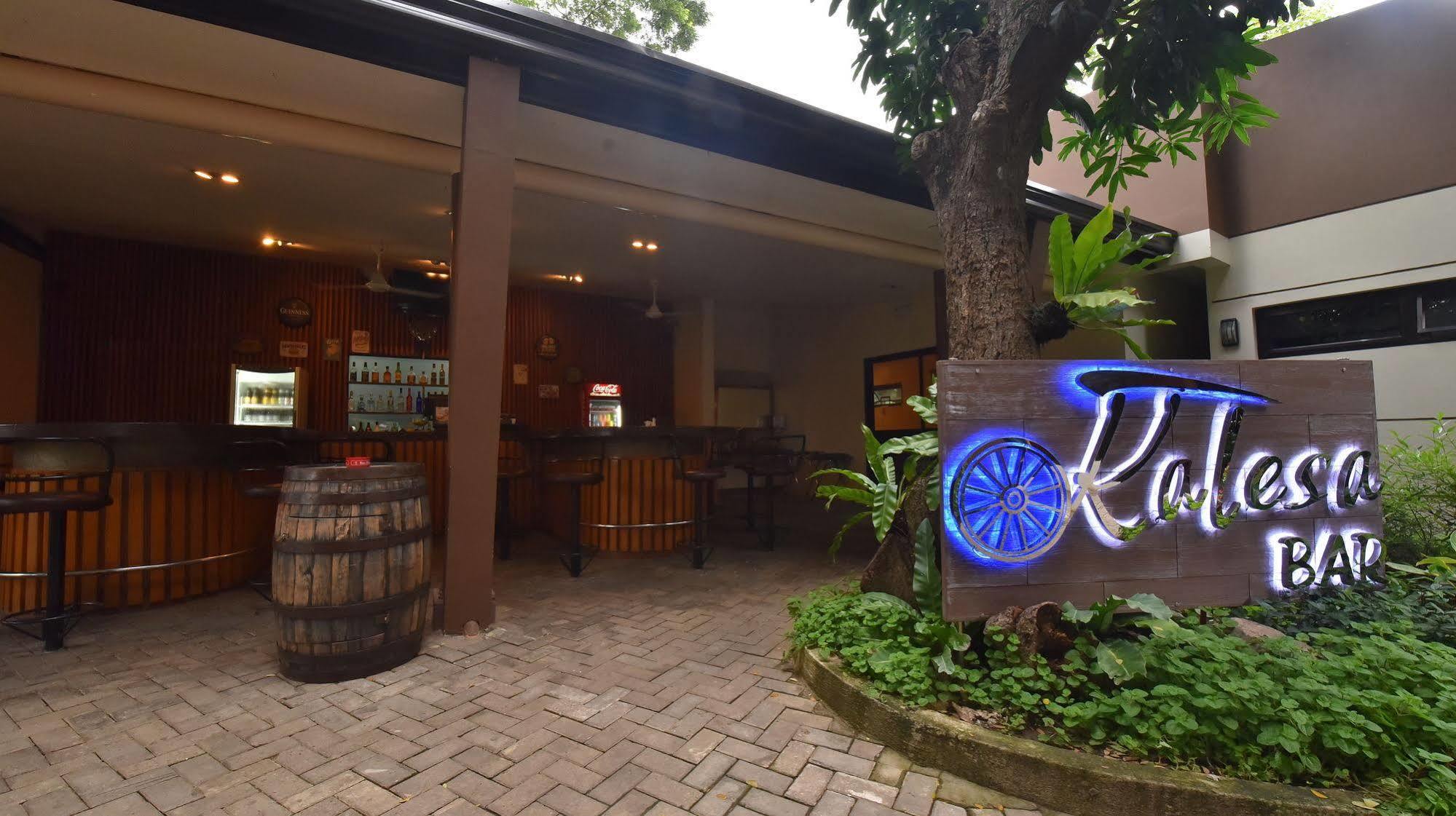 Batangas Country Club Otel Dış mekan fotoğraf